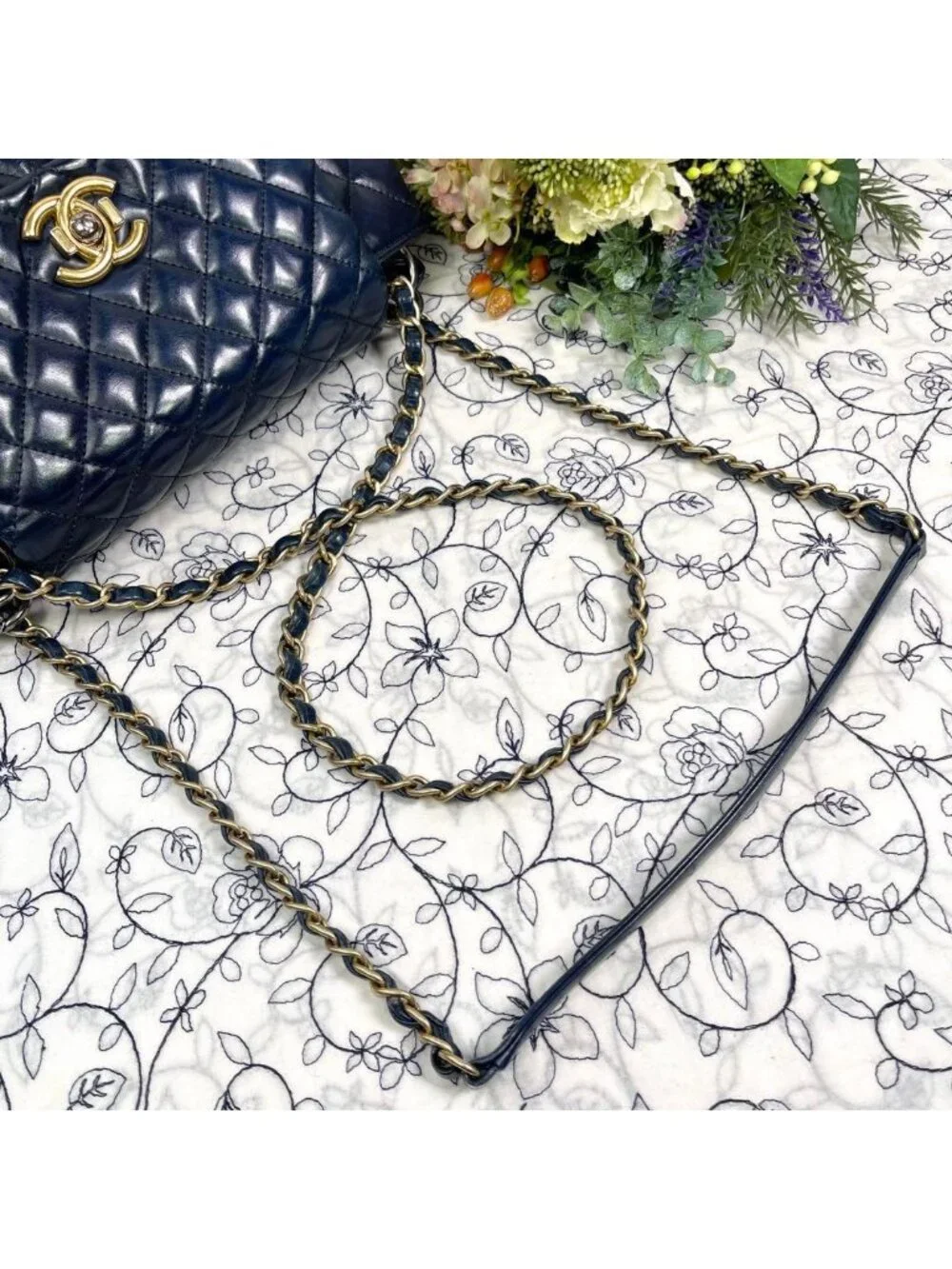 Chanel Quilted Chain Shoulder Bag Lambskin